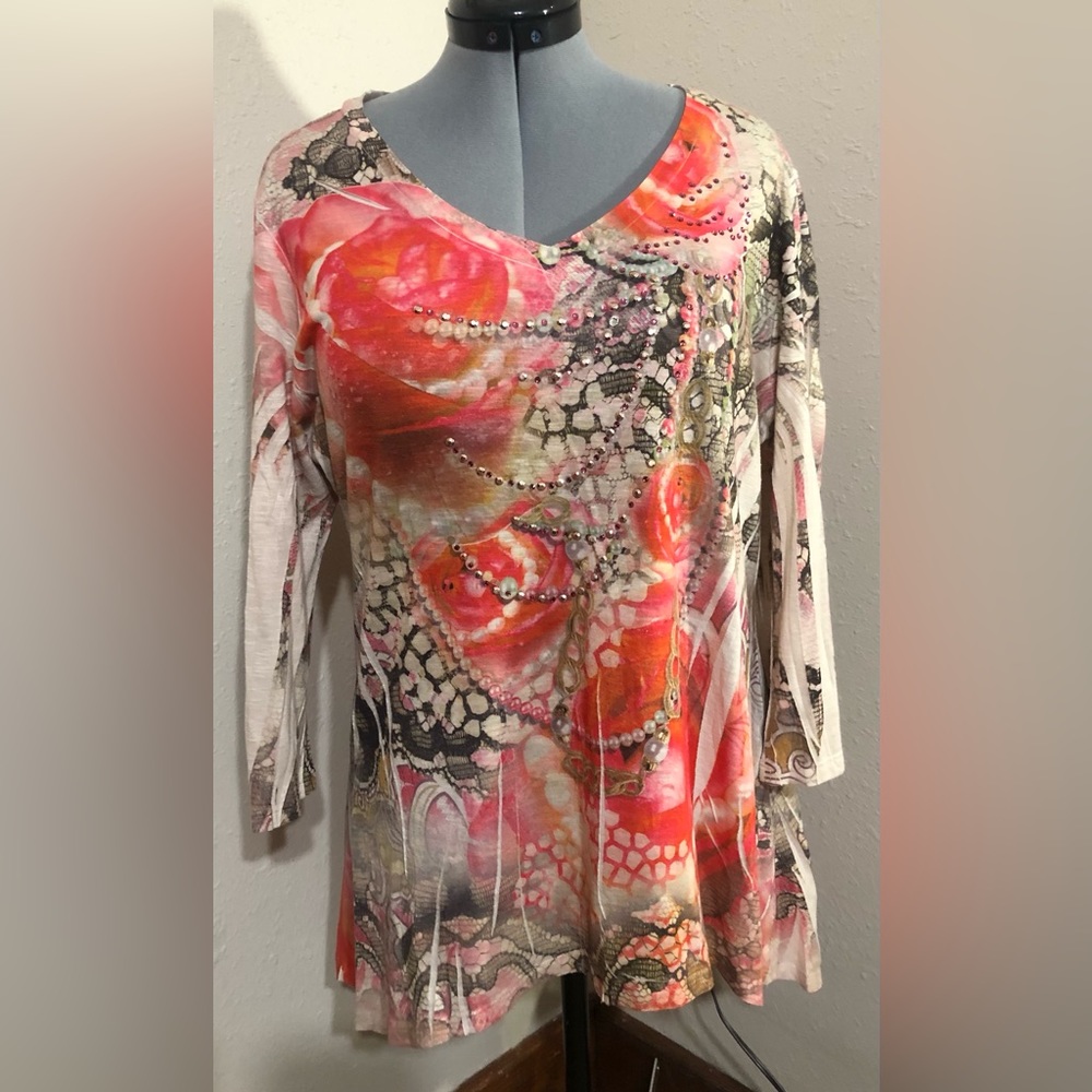 Women’s tunic 3/4 length sleeve with some small beads